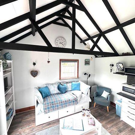 Saving Grace With Private Hot Tub Bawdeswell Exterior foto
