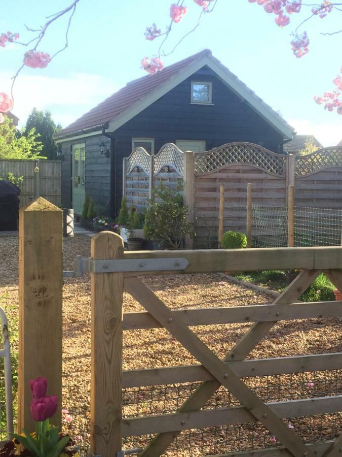 Saving Grace With Private Hot Tub Bawdeswell Exterior foto