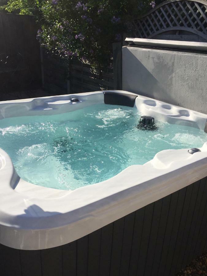 Saving Grace With Private Hot Tub Bawdeswell Exterior foto